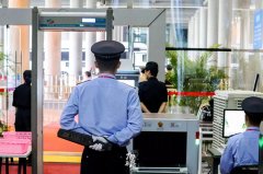 安檢門廠家介紹通過安檢門的方法
